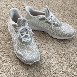 Adidas Bounce Sneaker size 9